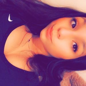 Meet your Posher, Kaela